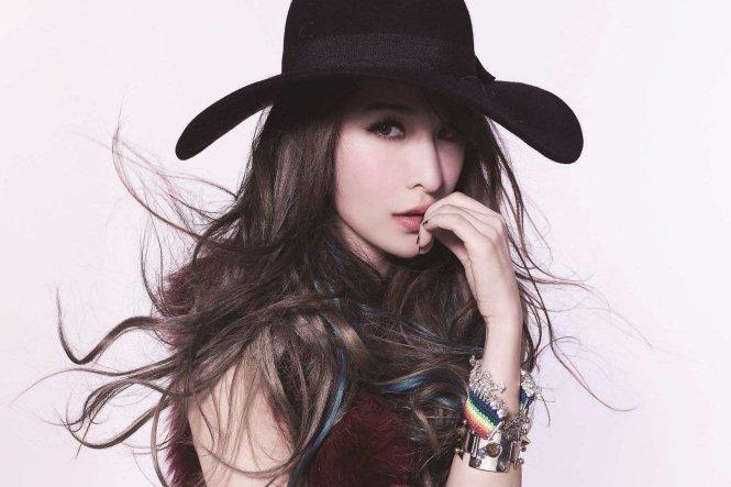 Diva xứ Đài chia tay chỉ vì bạn trai quá 25 tuổi?-5