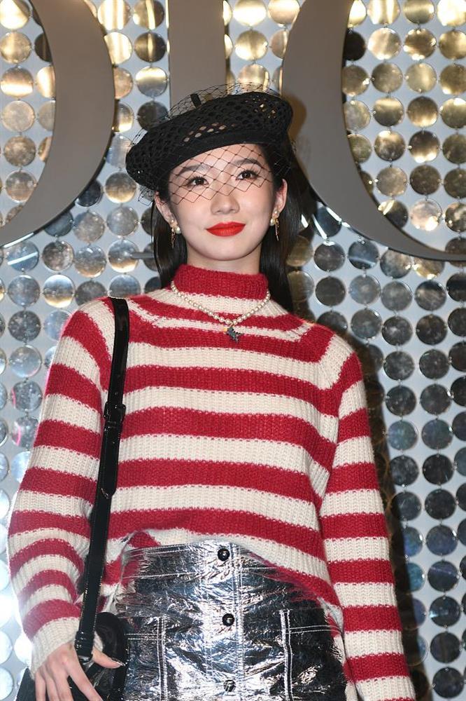 Chương Tử Di đẹp rực rỡ, Hề Mộng Dao đô con khó nhận ra-9