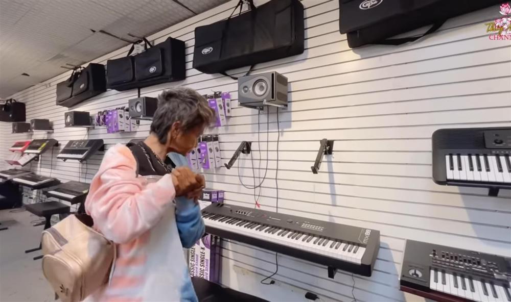 Kim Ngân xổ tiếng Anh lưu loát khi Thúy Nga dẫn đi mua đàn-1