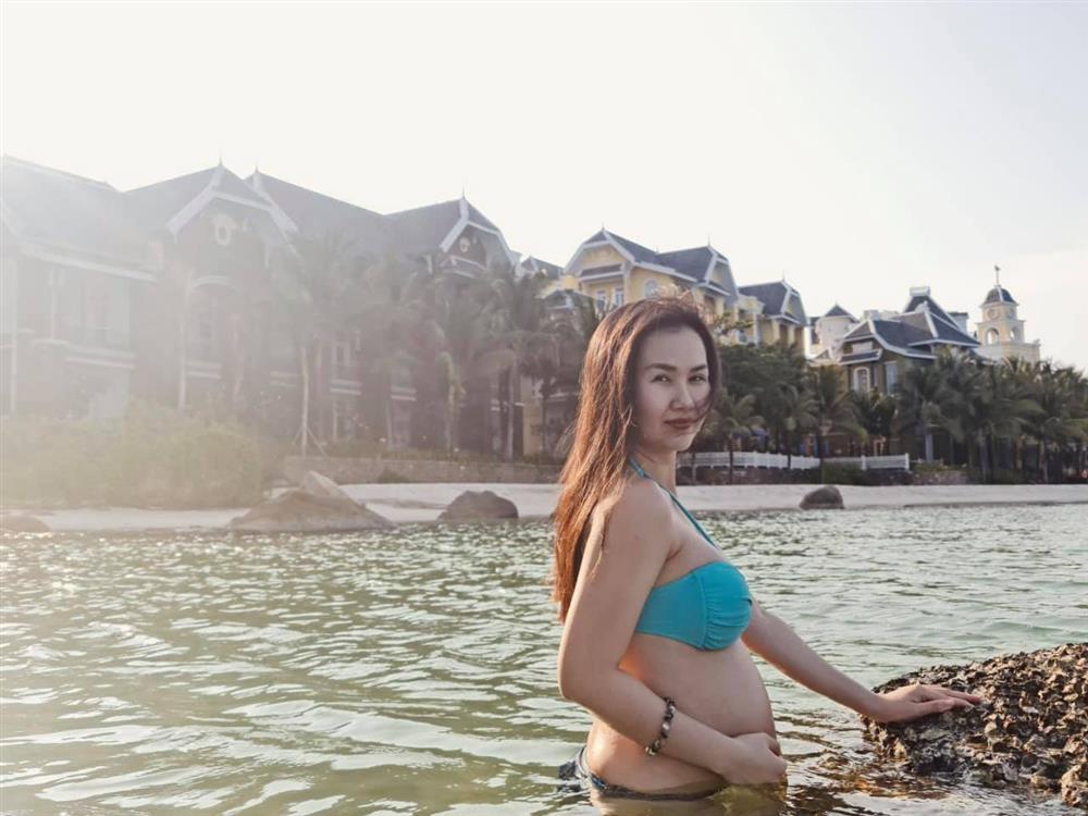 Bầu 6 tháng, Võ Hạ Trâm vẫn đi hát, tập gym và ăn chay trường-5