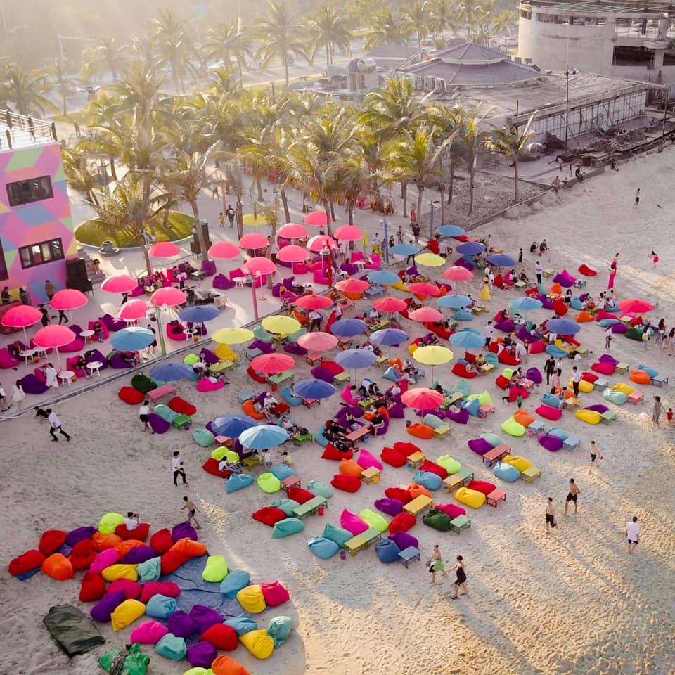 Choáng ngợp trước thiên đường 7 sắc cầu vồng như Bali trên bãi biển Đà Nẵng-2