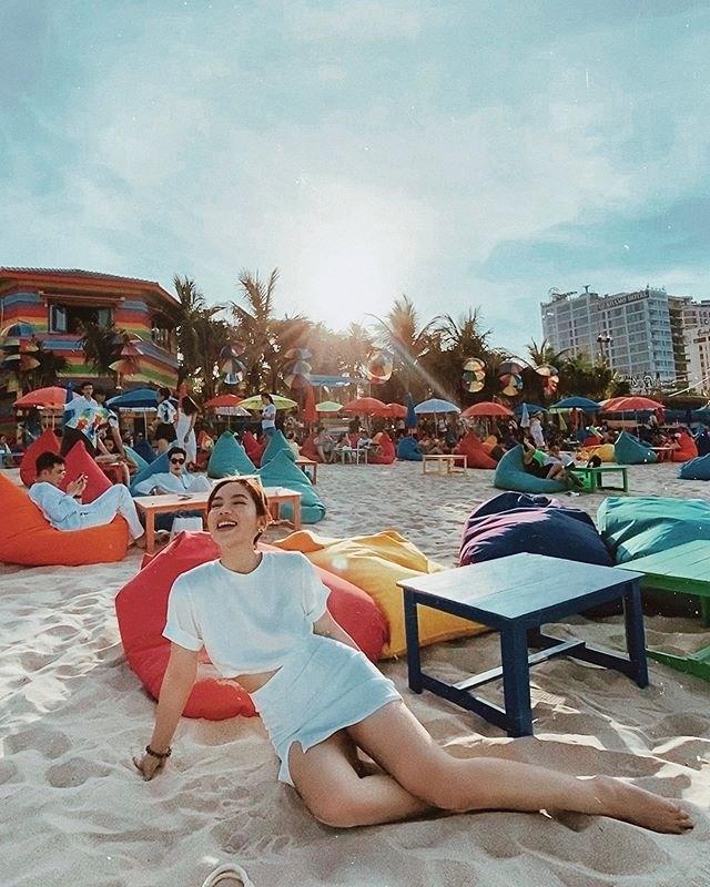 Choáng ngợp trước thiên đường 7 sắc cầu vồng như Bali trên bãi biển Đà Nẵng-6