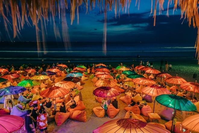 Choáng ngợp trước thiên đường 7 sắc cầu vồng như Bali trên bãi biển Đà Nẵng-8