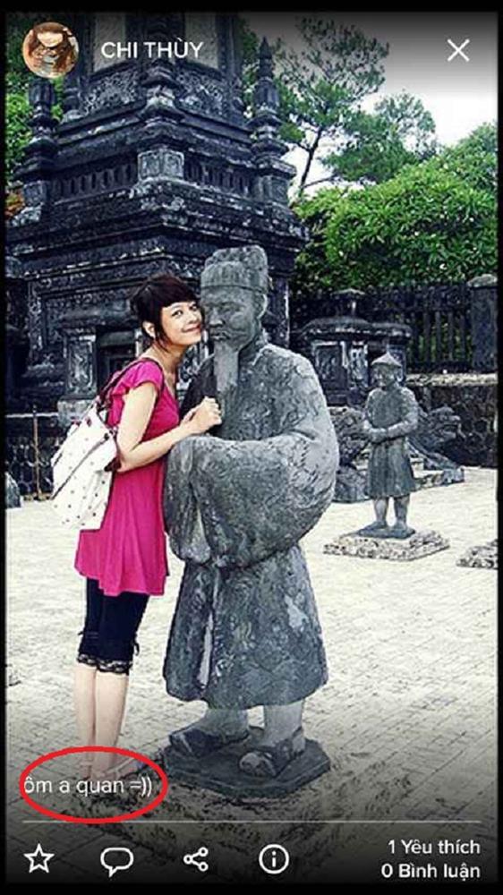 Những cú pose kém duyên bên bia mộ, tượng Phật của người nổi tiếng-7