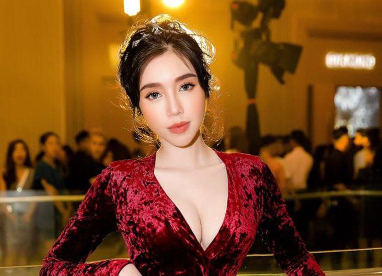 Elly Trần trả miếng khi bị nói không có fan nên thích khoáy scandal-2