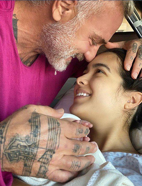 9X đẹp như hoa hậu sinh con cho triệu phú U60, được bạn trai già khen không ngớt lời-3