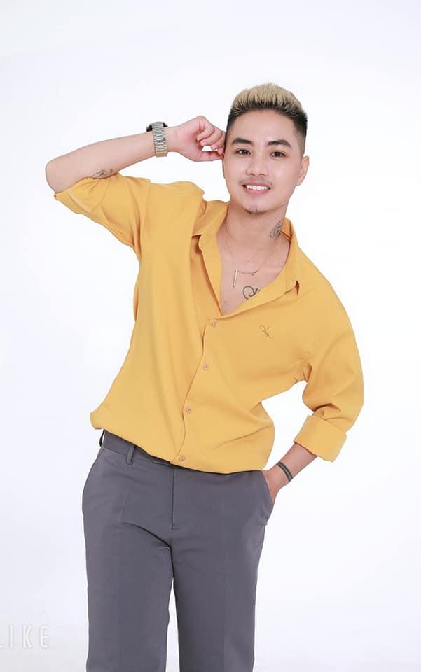 Người đàn ông Việt Nam sinh con khoe múi bụng sau khi cắt tử cung-2