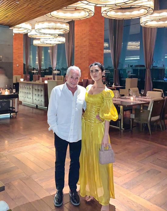 Những chuyến du lịch của Cổ Ngân và tỷ phú 72 tuổi trước khi chia tay-3