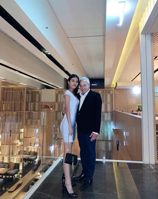 Những chuyến du lịch của Cổ Ngân và tỷ phú 72 tuổi trước khi chia tay-9