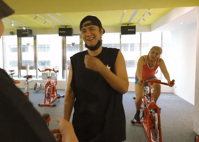 Bị đuổi khỏi showbiz, La Chí Tường kiếm sống bằng cách nào?-2