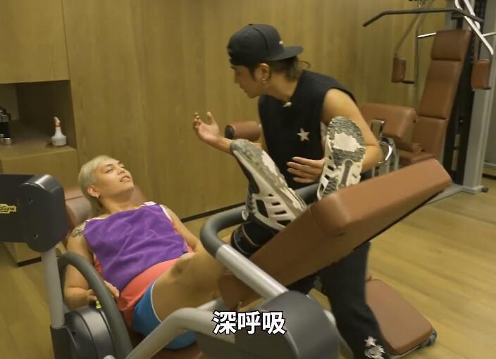 Bị đuổi khỏi showbiz, La Chí Tường kiếm sống bằng cách nào?-3