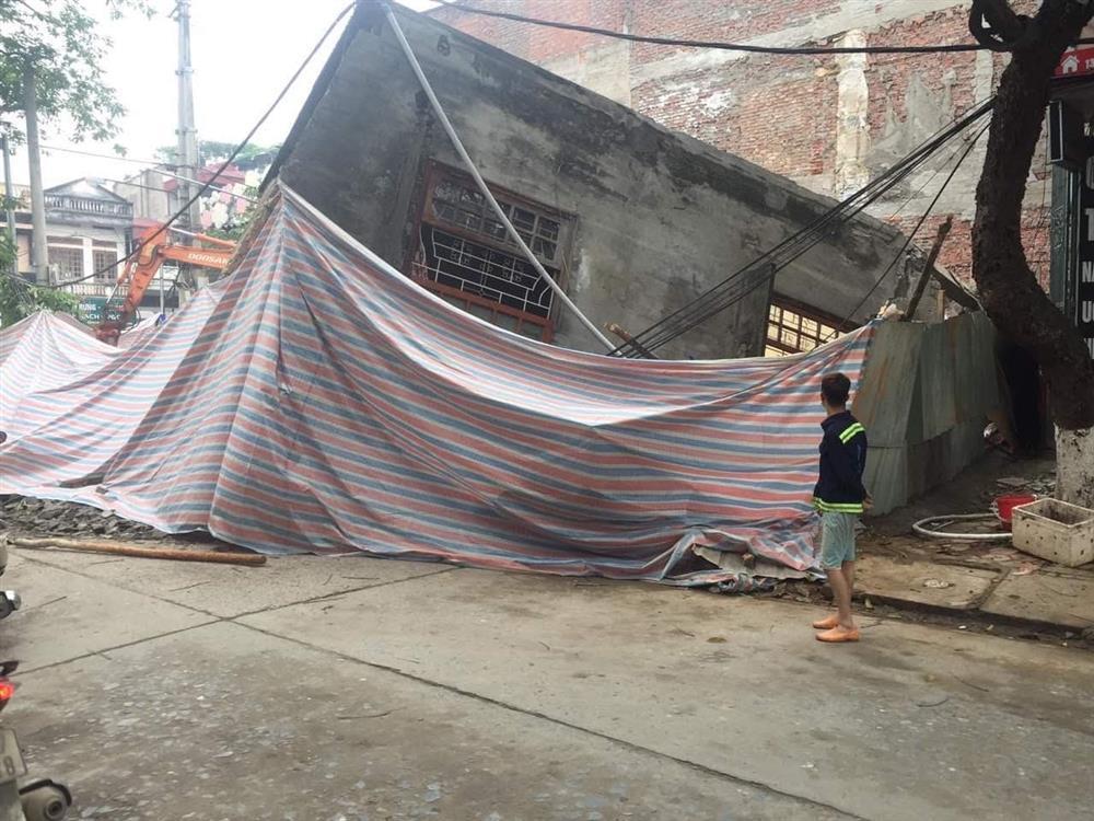 Chủ nhân nhà 3 tầng bị sập ở Lào Cai nhập viện cấp cứu vì shock tâm lý-1