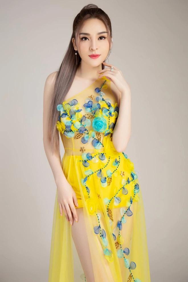 Ca sĩ được tặng dây tiền toàn 500.000 đồng: Chia tay bạn trai sau lễ đính hôn-4