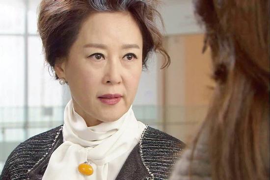 Mẹ chồng cho căn hộ 2 tỷ với điều kiện 'con dâu không được đứng tên'