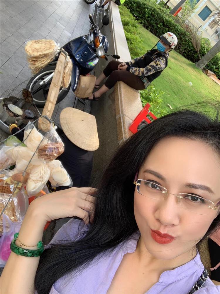 BTV Hoài Anh bật mí món ăn mình thích, ai ngờ toàn đồ ăn hè phố-2