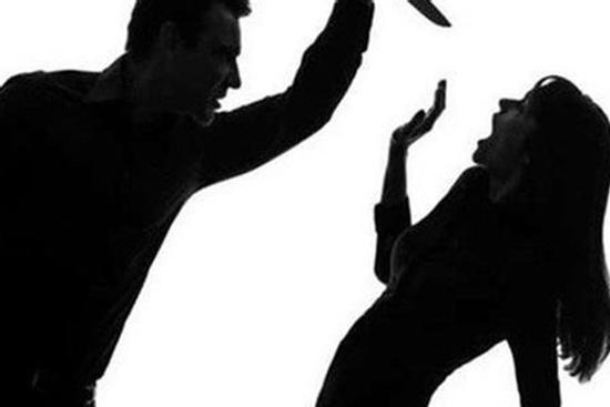 2 con thấy bố mẹ chết trong nhà: Chồng trầm cảm sát hại vợ rồi tự tử?