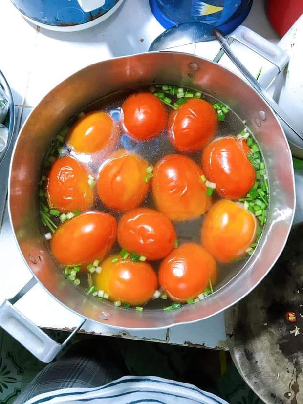 Ra mắt nhà bạn trai, nấu canh cà chua, cô gái khiến dân mạng hốt-1