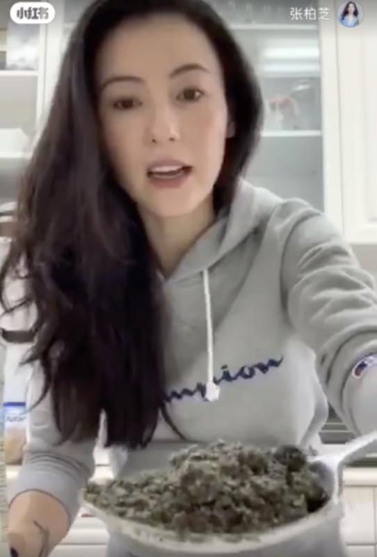 Trương Bá Chi bật mí dưỡng da căng mướt ở 40 tuổi bằng Vaseline-5