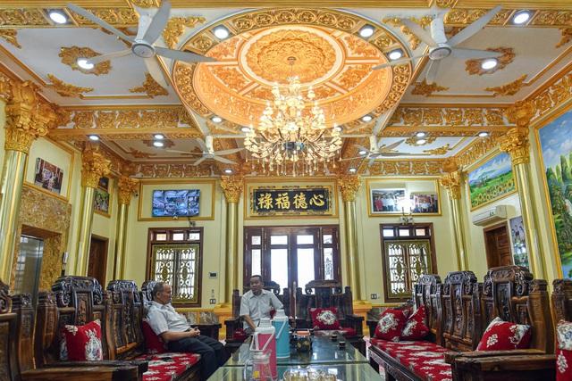 Cận cảnh tòa lâu đài choáng ngợp, chủ nhân mới 56 tuổi ở Hưng Yên-4