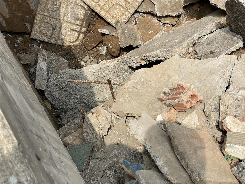 TP HCM xuất hiện hố tử thần trên vỉa hè, ngoạm cả người lẫn xe-3