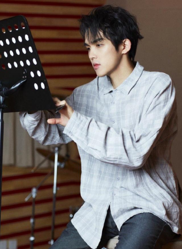 Ngoại hình điển trai của phi công hẹn hò Trương Vũ Kỳ-10