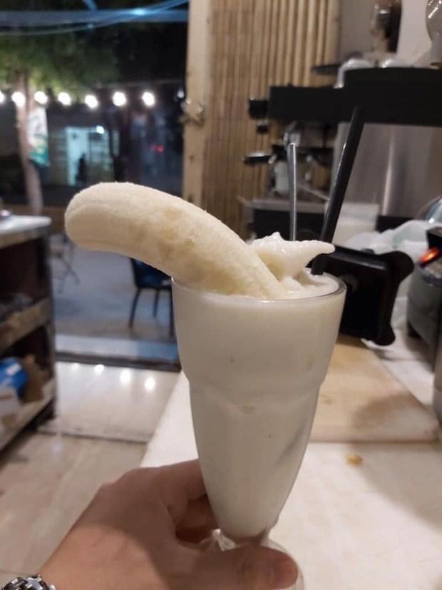 Khi bạn đi uống cà phê lại gặp ngay người yêu cũ đứng pha chế...-13