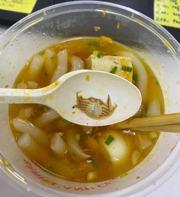 Cứ tưởng mình trúng mánh khi ăn bánh canh cua, nhìn kỹ lại mà tức cái lồng ngực-1