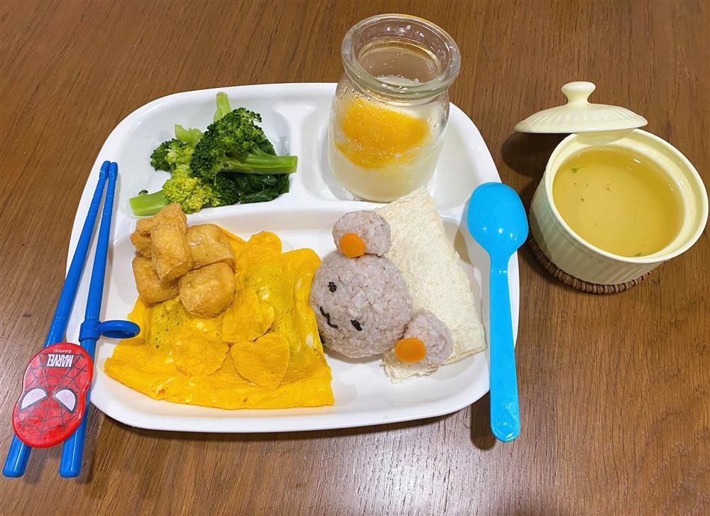 Mẹ 9x với những đĩa cơm đẹp mắt giúp con trai ăn thun thút-8