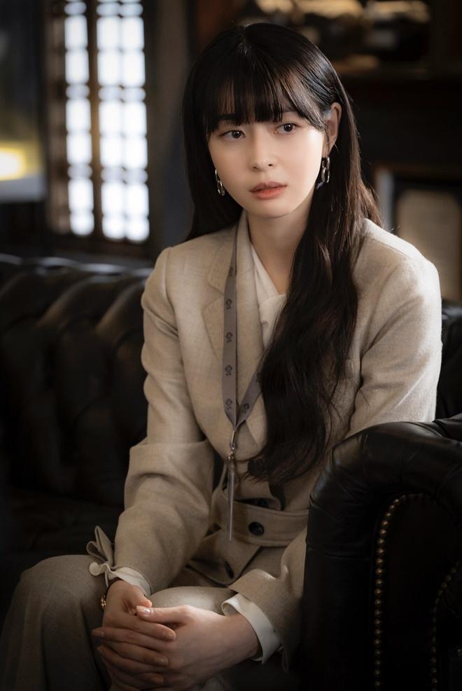 Rộ tin Lee Jong Suk hẹn hò Kwon Nara, tặng bạn gái xế khủng-2