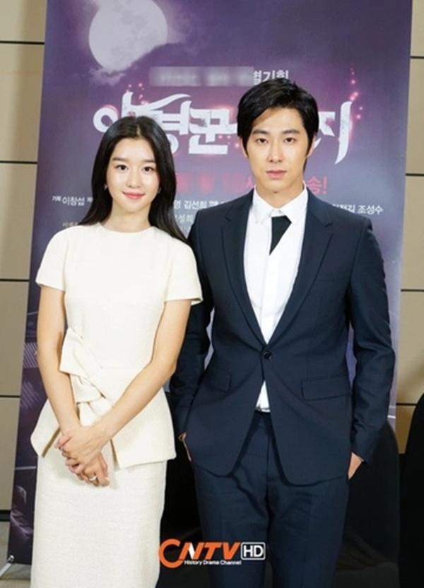 Nhân viên đoàn phim bỏ chạy khi thấy Seo Ye Ji-1