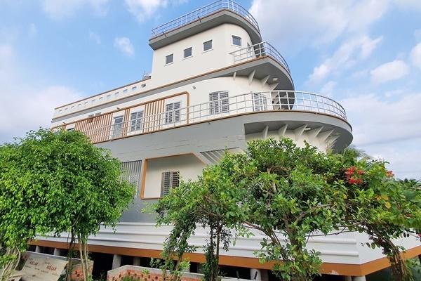 Cận cảnh biệt thự khổng lồ xây trái phép sừng sững ở Đồng Nai-8