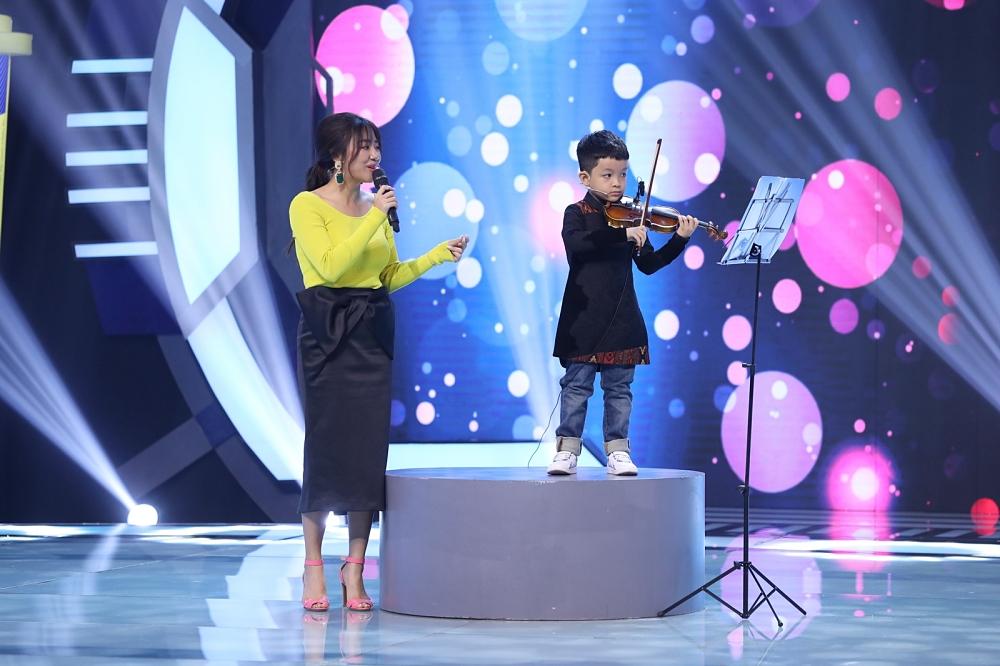 Hari Won bị bà đuổi khỏi nhà năm 3 tuổi chỉ vì tè dầm-3