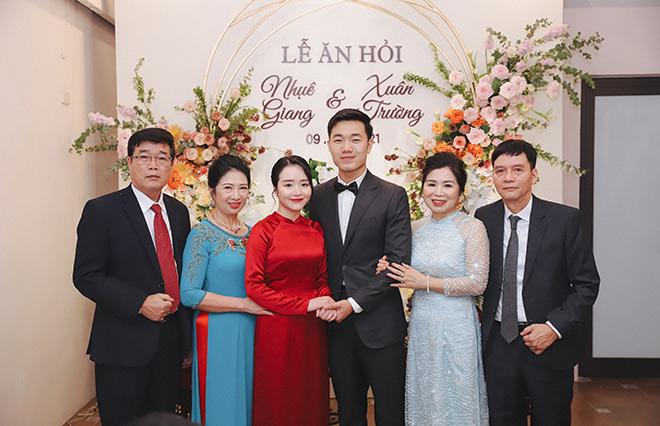 Vợ rich kid của cầu thủ Xuân Trường đã sinh con đầu lòng-5