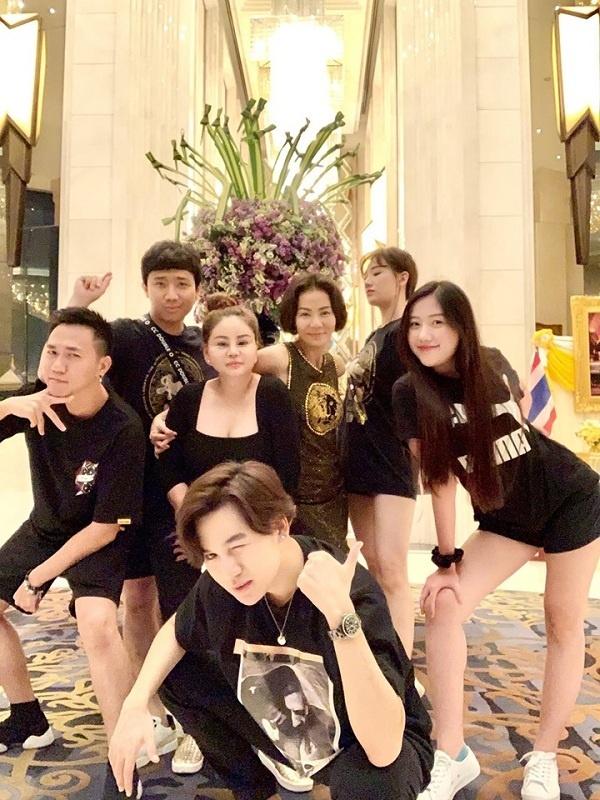 4 hội bạn thân sang chảnh bậc nhất showbiz Việt-5