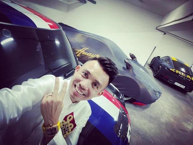 Ngắm biệt thự chật không còn chỗ để xe của Minh Nhựa và Mina Phạm-9