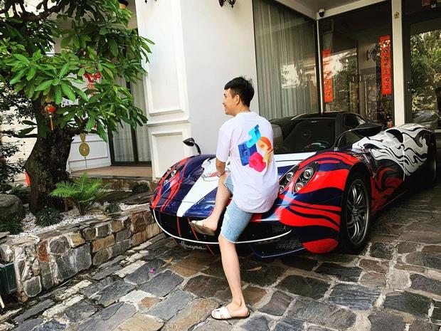 Ngắm biệt thự chật không còn chỗ để xe của Minh Nhựa và Mina Phạm-7