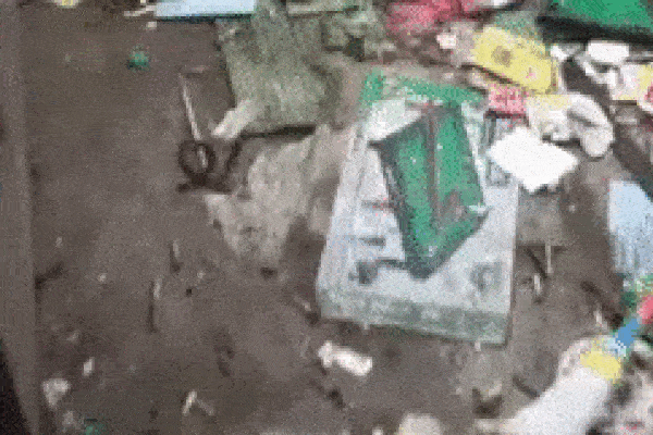 Chủ nhà 'thất kinh' thấy 'núi rác' ở nhà 3 tầng khi khách thuê biến mất