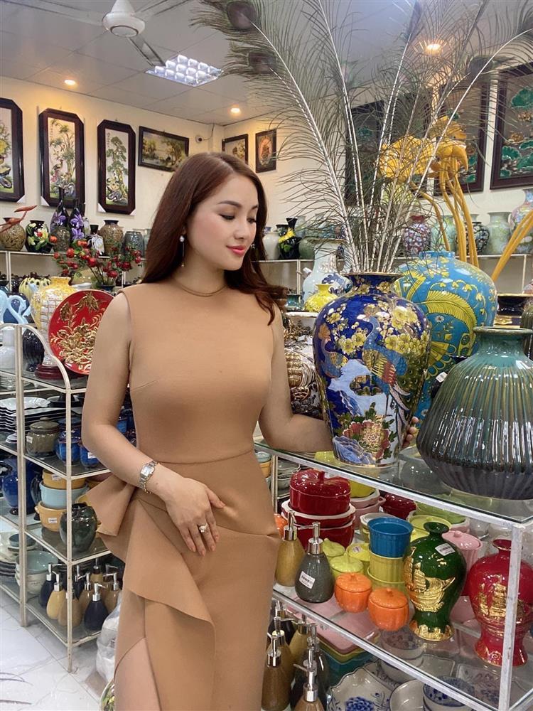 Nữ doanh nhân nặng lòng với gốm Bát Tràng-1