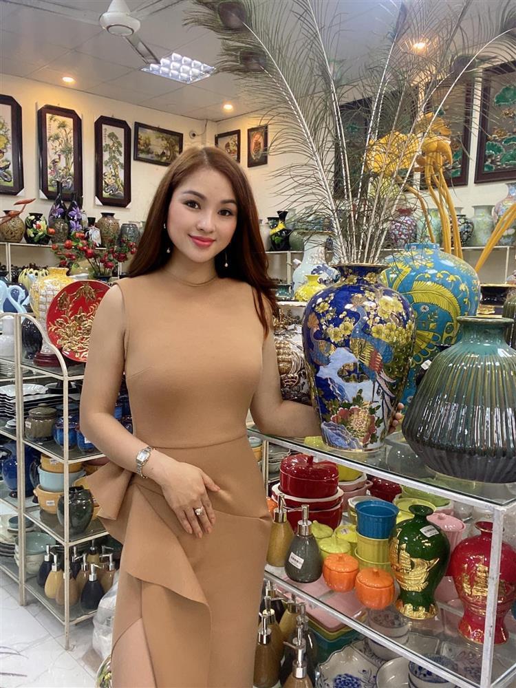 Nữ doanh nhân nặng lòng với gốm Bát Tràng-2