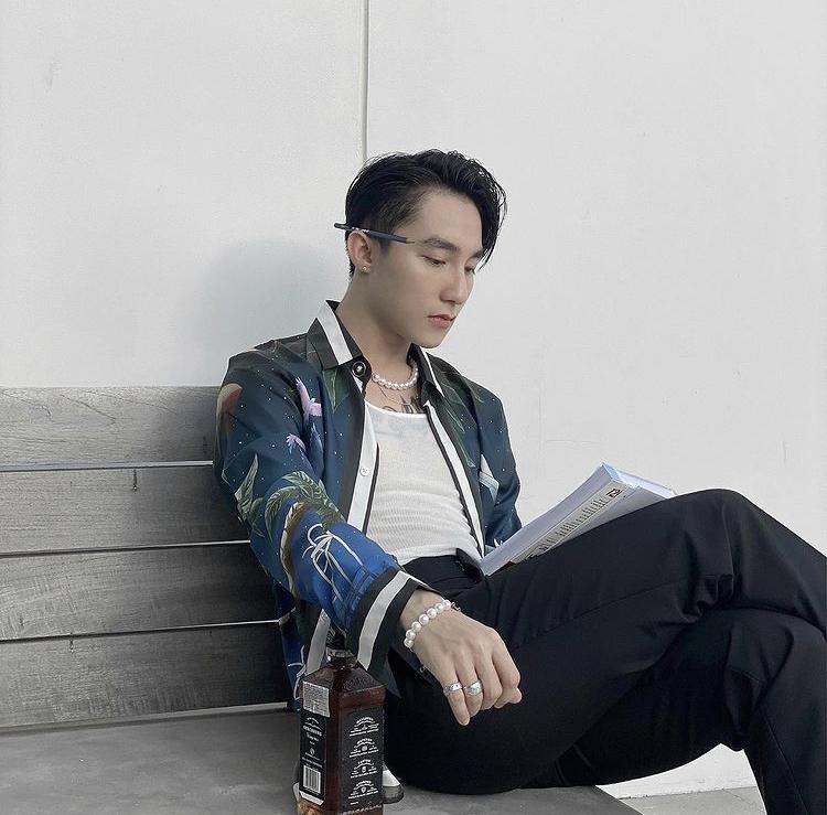 Mỹ nam Vbiz chuộng phụ kiện yểu điệu thục nữ vẫn chất lừ-1