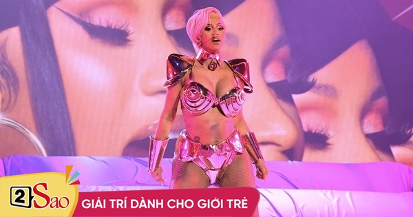 1.000 người khiếu nại màn trình diễn phản cảm của Cardi B