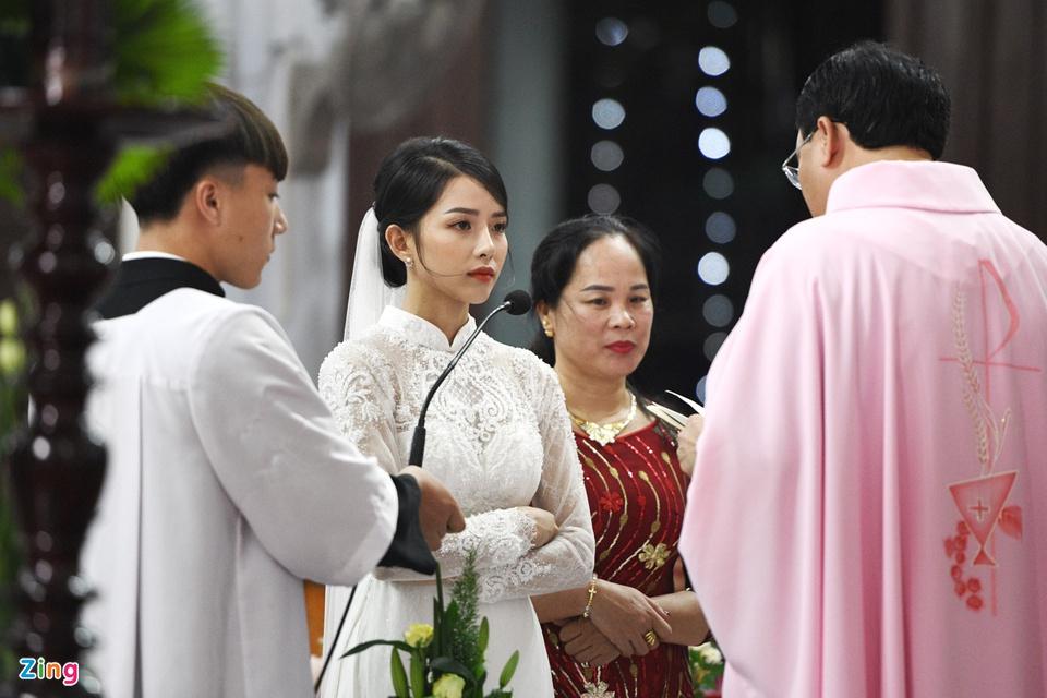 Cô dâu Phan Mạnh Quỳnh diện áo dài trắng, xinh đẹp không góc chết-3