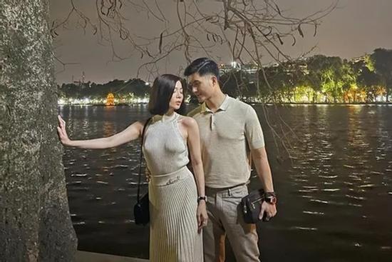 Lệ Quyên diện váy 'không nội y' sánh bước tình trẻ Lâm Bảo Châu