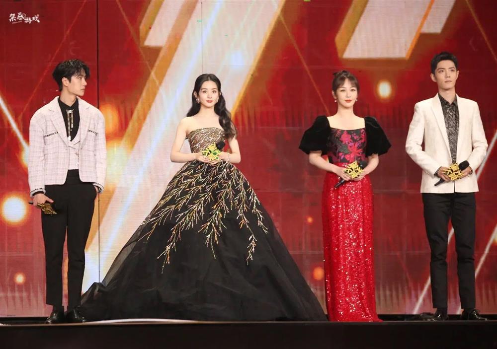 Dương Tử đứng cạnh đồng nghiệp nào cũng bại trận nhan sắc-3