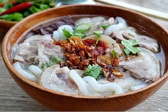 Cách nấu bánh canh sườn heo cho bữa sáng cuối tuần