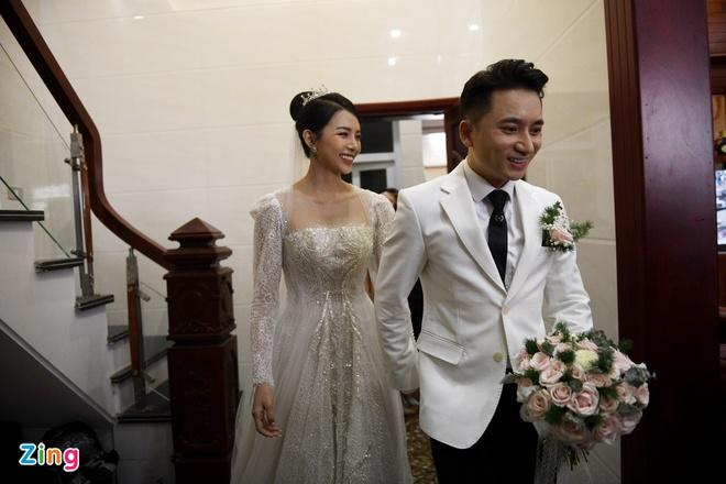Vợ Phan Mạnh Quỳnh mặc váy cưới 87.5 triệu đồng-2