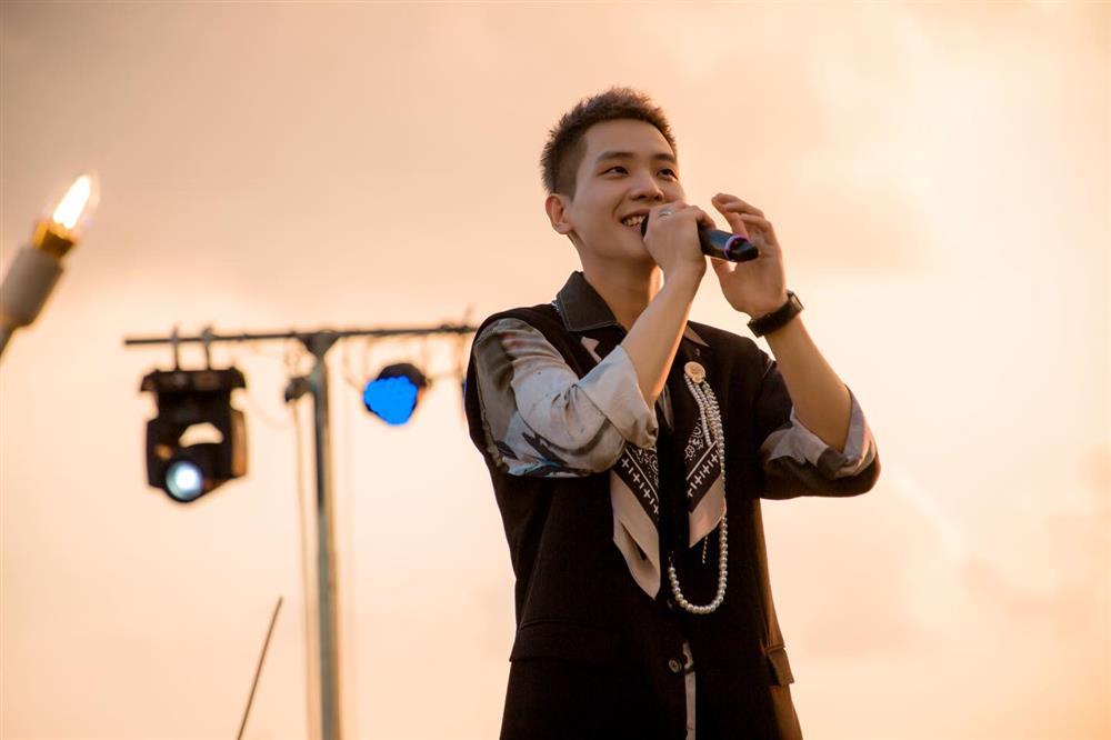 Thánh comment sống chết đòi cưới, Quân A.P giải quyết ra sao?-7