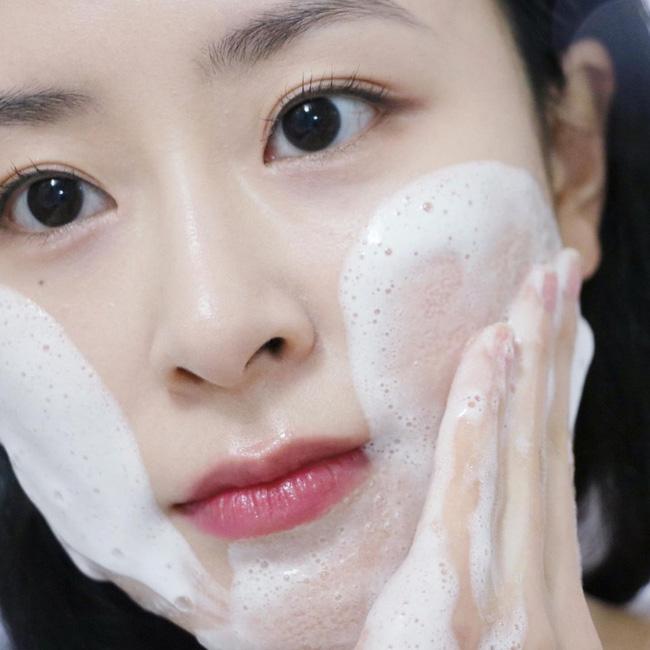 Quy trình skincare tối giản: Chỉ 4 bước mà giúp da đẹp lên chứ không khi nào xấu-1