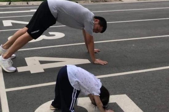 Nhìn Trường Giang đưa con đi chơi là biết vì sao Nhã Phương bị cho ra rìa