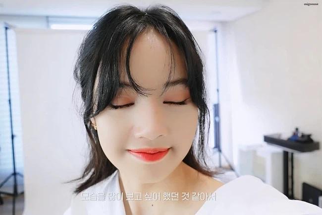 Lisa bùng nổ nhan sắc nhờ loạt khoảnh khắc nói không với tóc mái 10 tỷ-1